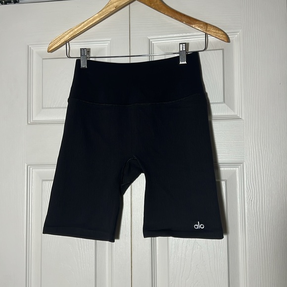 ALO Yoga High Waist Bike Short Black Medium - Picture 3 of 7